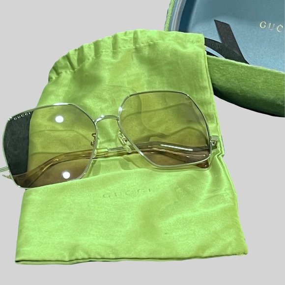 Gucci Authentic Women’s Geometric Sunglasses with Original Case & Bag - Picture 11 of 16